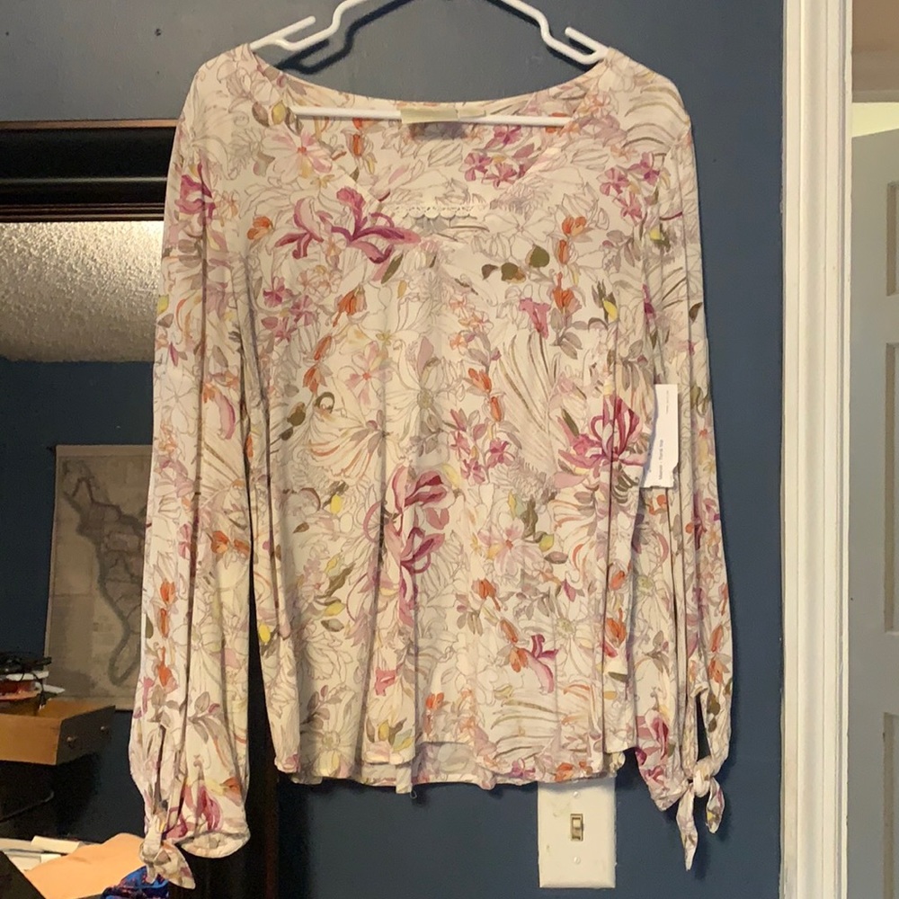 Flows floral top